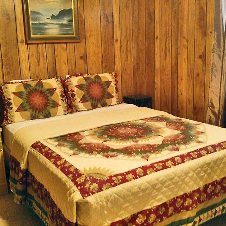 Carter Mountain Motel Cody Exteriör bild