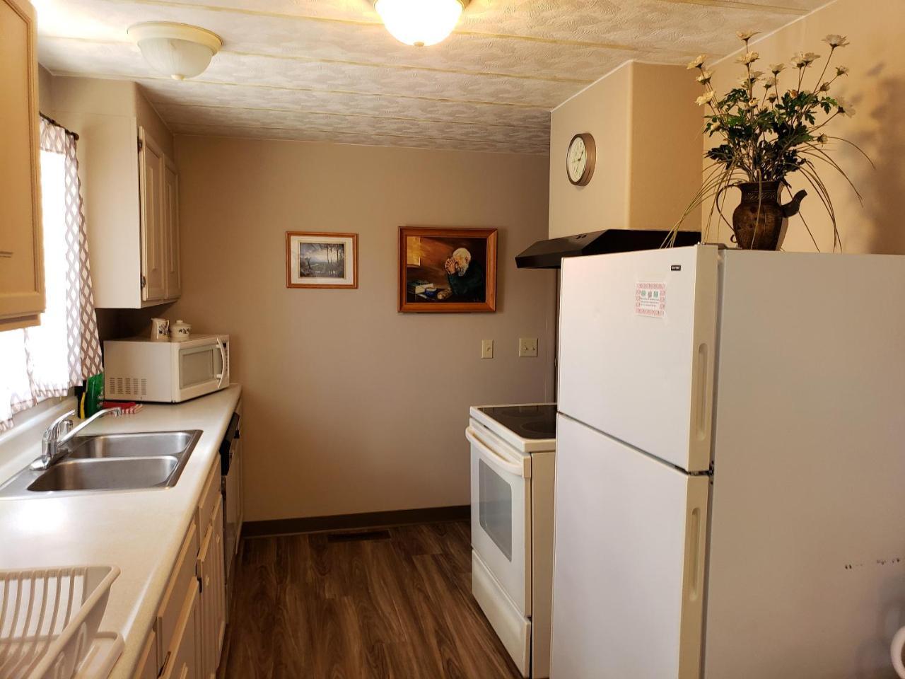 Carter Mountain Motel Cody Exteriör bild
