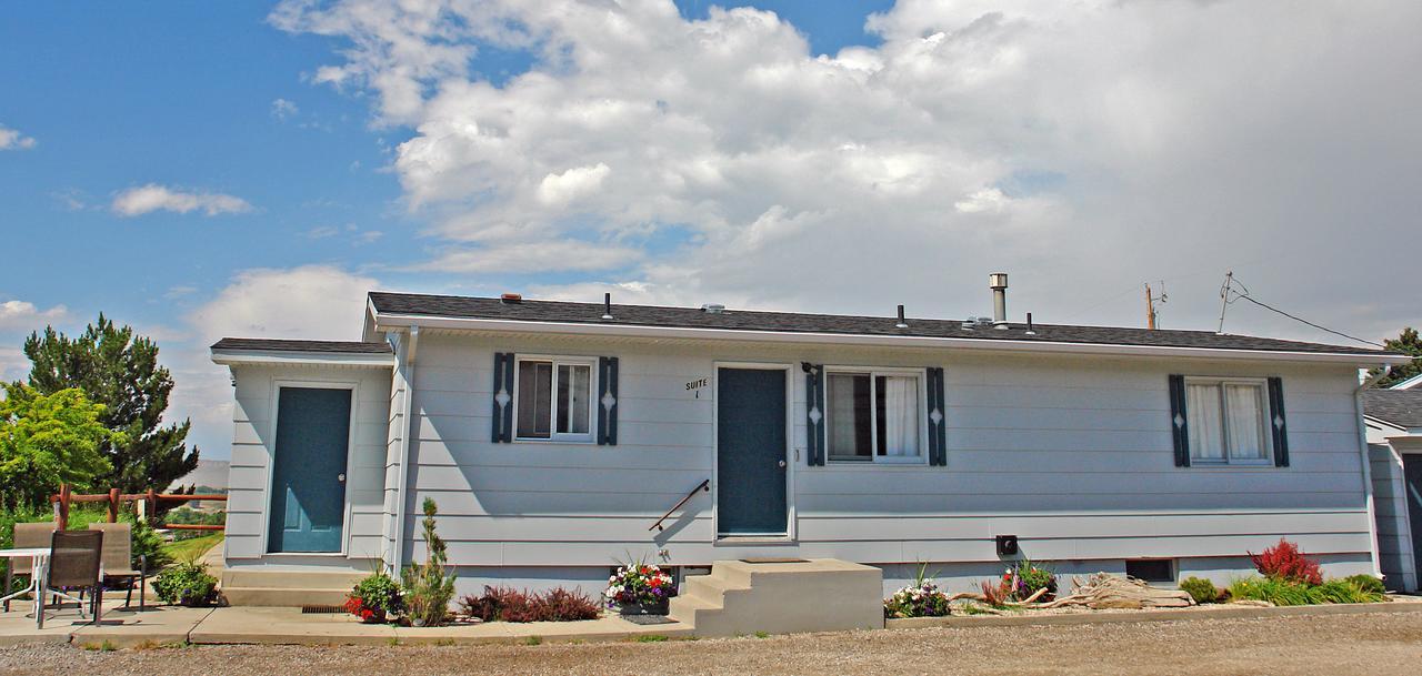 Carter Mountain Motel Cody Exteriör bild