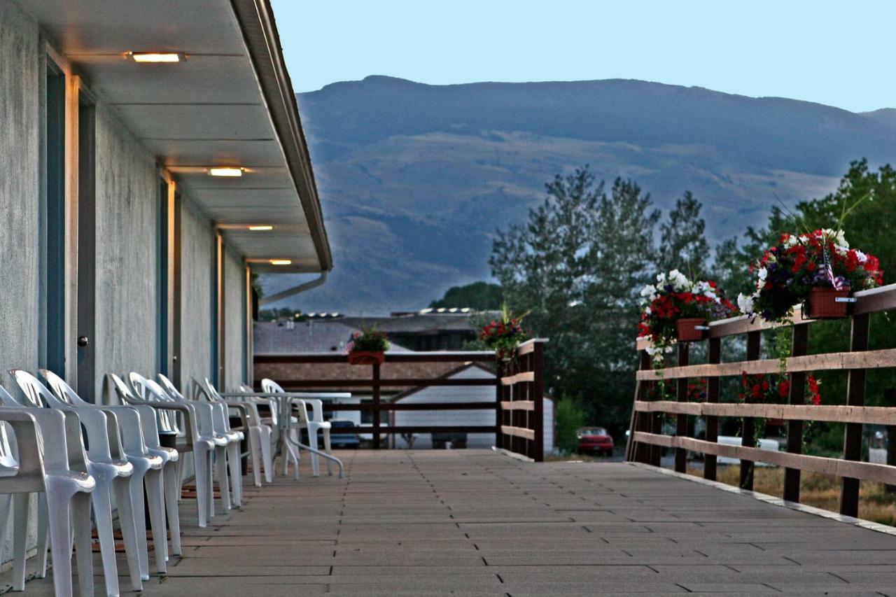 Carter Mountain Motel Cody Exteriör bild